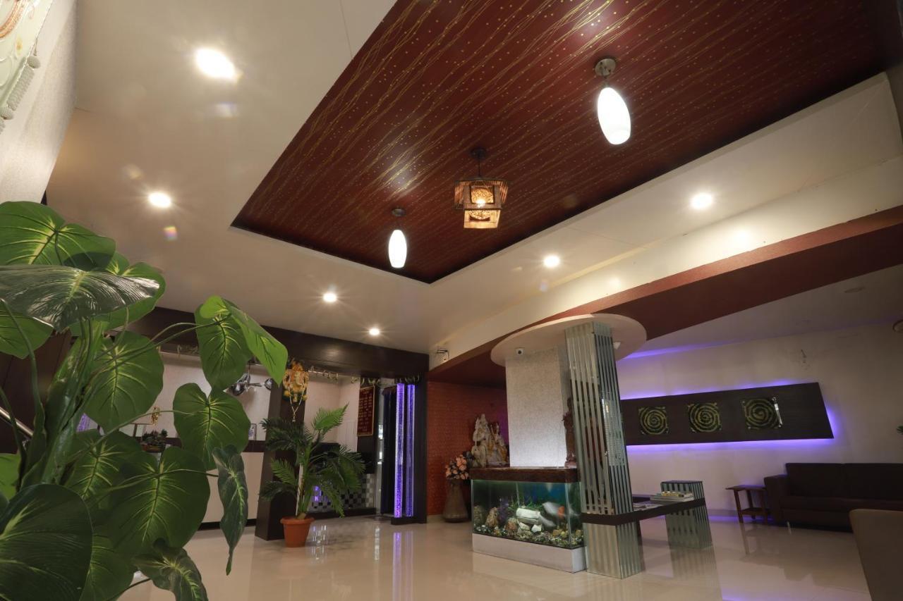 โรงแรมทรศาน Amreli ภายนอก รูปภาพ